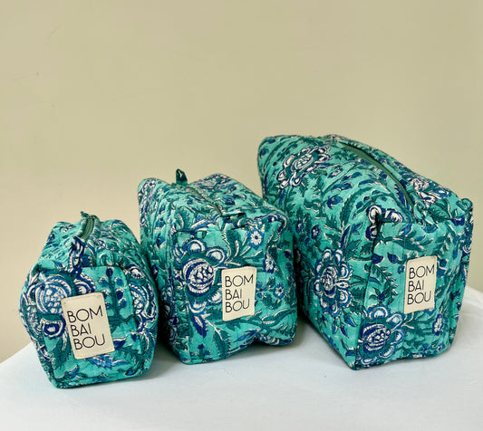 Set de 3 bolsas Turquesa con flores azul y blanco