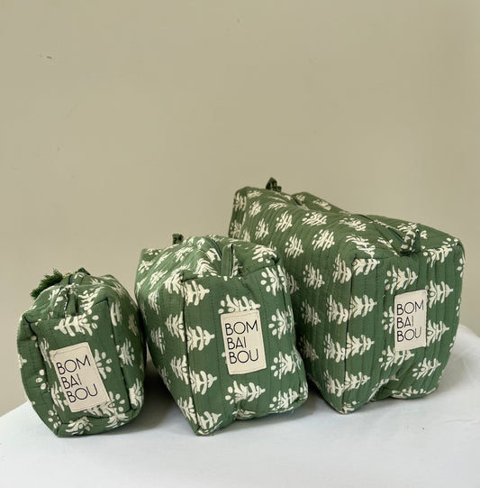 Set de 3 bolsas Verde con flores blancas