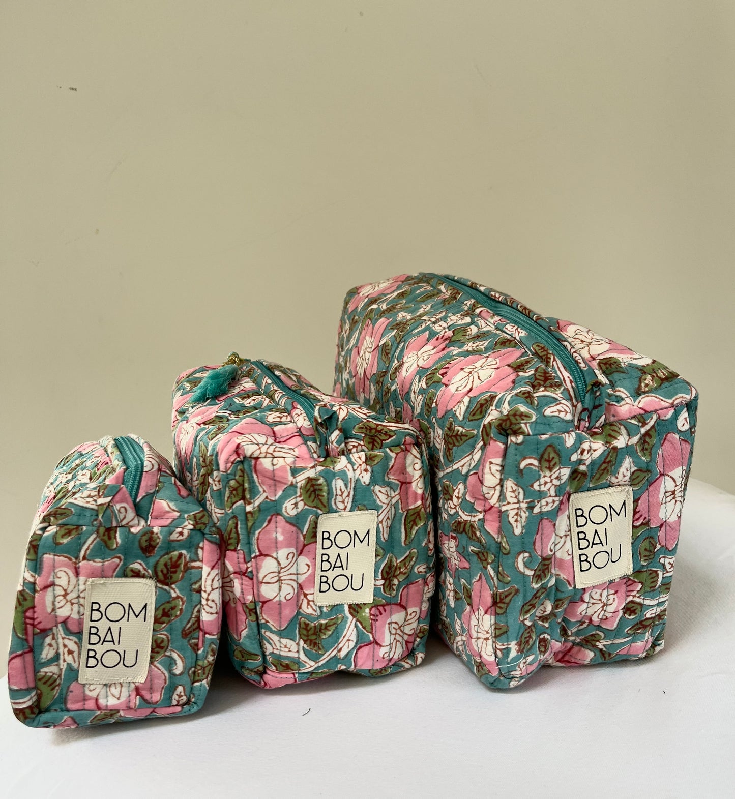 Set de 3 bolsas Azul con flores rosa estrella