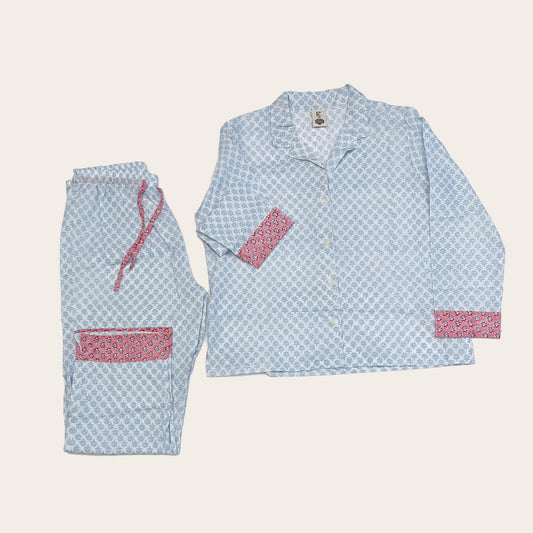 Pijama Bindi azul claro con rosa